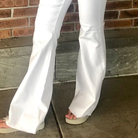 JUDY BLUE WHITE HIGH WAIST FRAY WAISTBAND FLARE RAW EDGE WOMENS PLUS VACATION - Picture 5 of 9